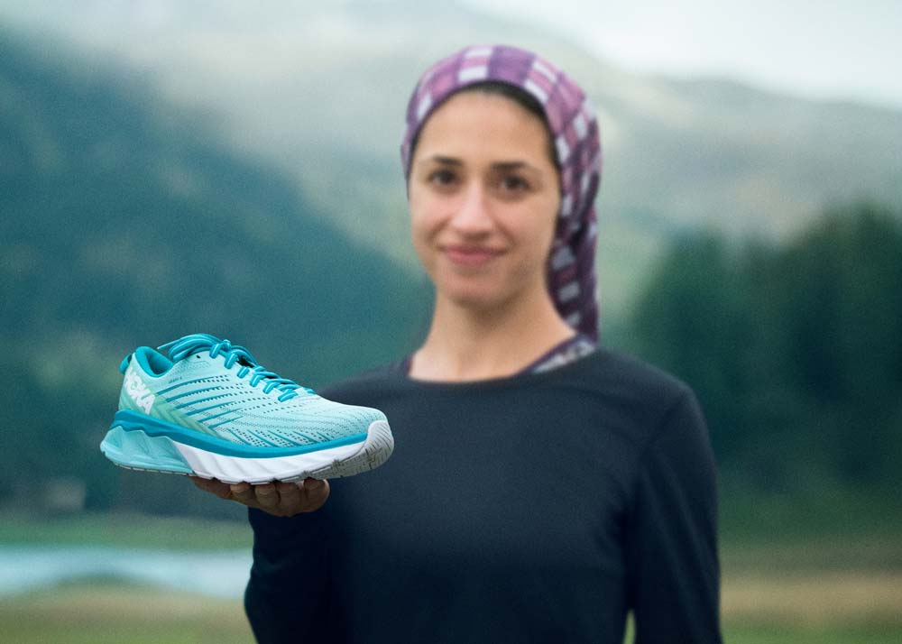 A woman holding the Arahi.